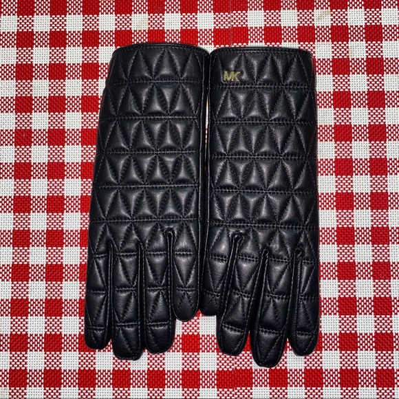 Michael Kors Tech Gloves - Picture 1 of 3